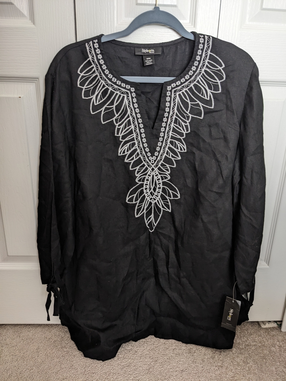 NWT 100% Linen Black Tunic with White Embroidered V-Neck Size 20W